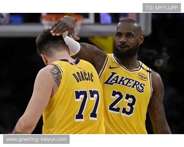 湖人险胜雄鹿詹姆斯再创里程碑队伍季后赛前景引关注